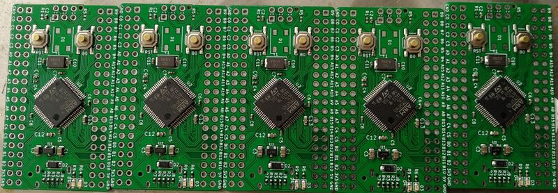 File:Stm32Dev rev. B - 5 pieces.jpg